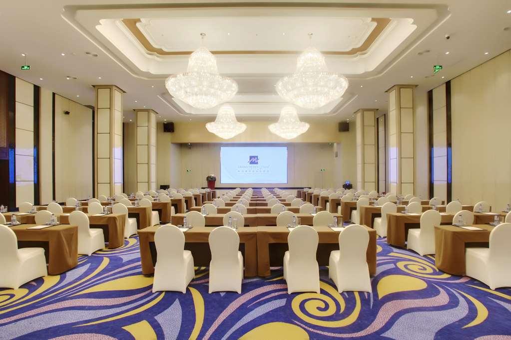 Hotel Grand Metropark - 6 Minutes Walk To The West