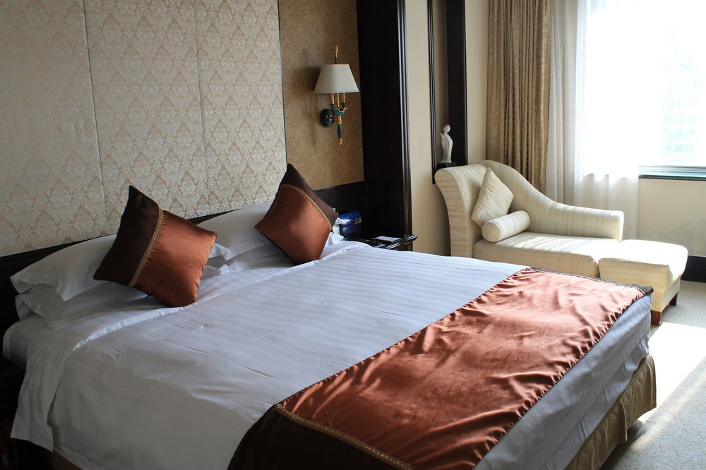 Hotel Grand Metropark - 6 Minutes Walk To The West
